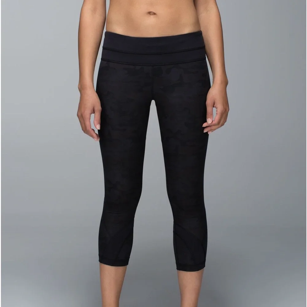 Lululemon Run: Inspire Crop II *All Luxtreme in Savasana Camo Black | SZ 2 - Picture 6 of 13